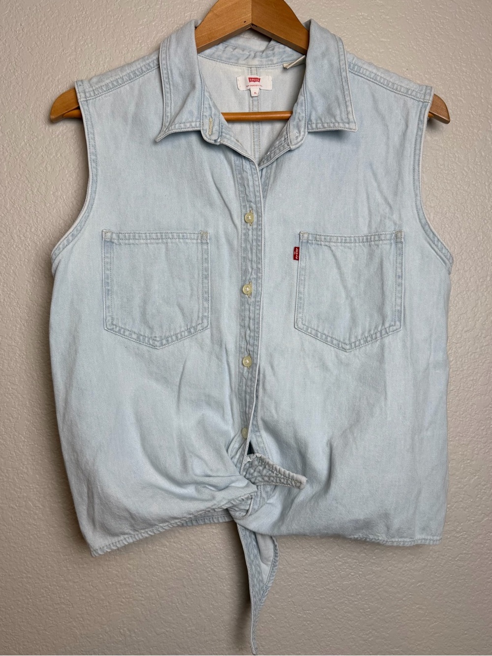 Levi's Light Wash Sleeveless Denim Tie-Front Shirt size XL